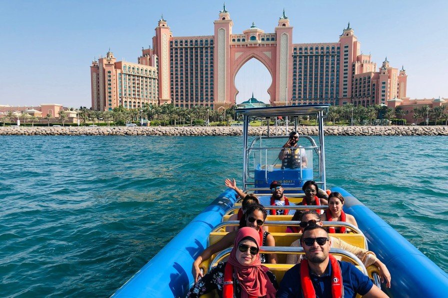 Dubai’s Iconic Landmarks: A 90-Minute Boat Tour